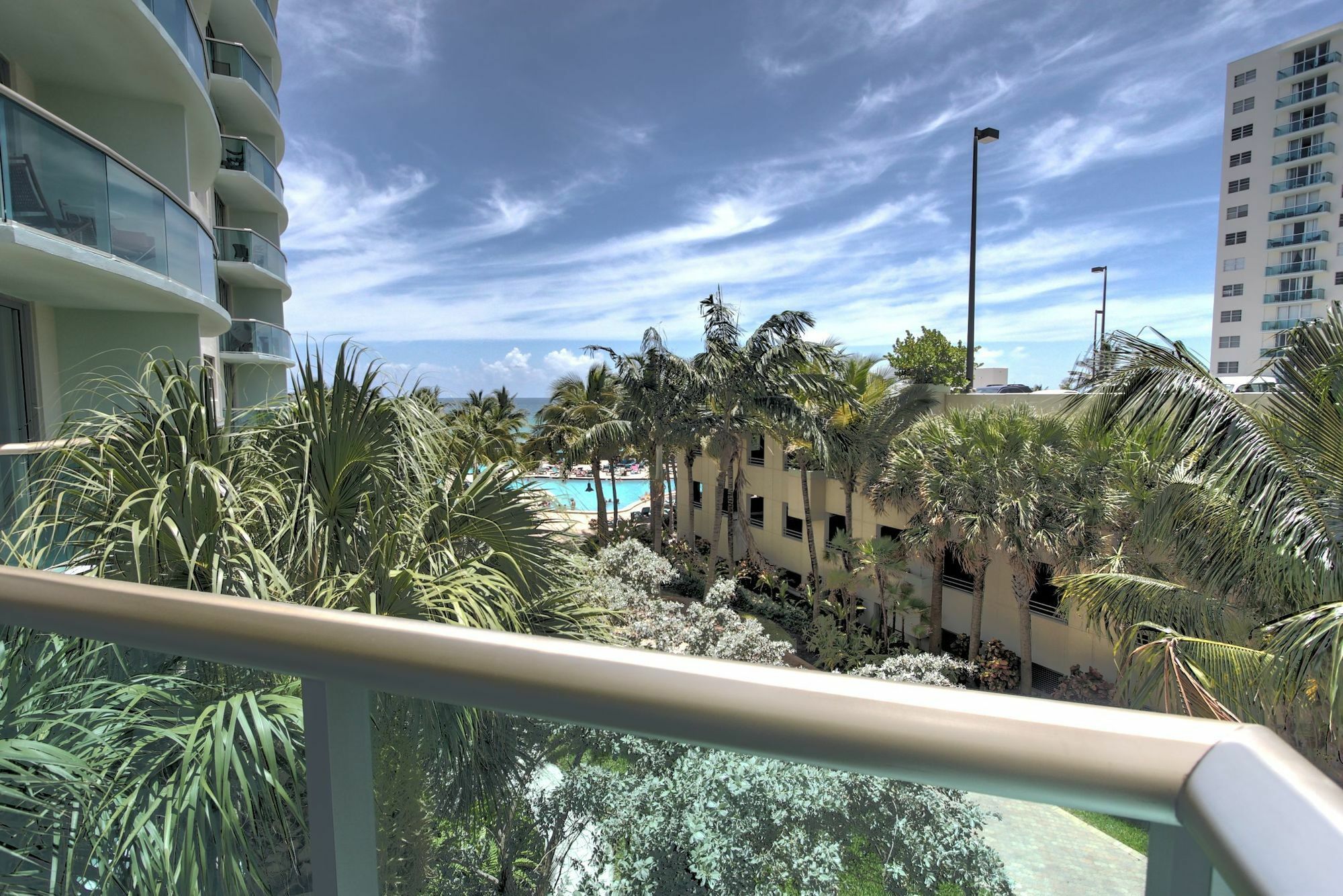 Hollywood Condo Exterior photo